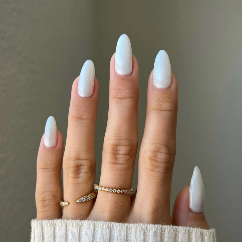 #001 - DND Diva Gel UV/LED Soak Off - Icy Glitz