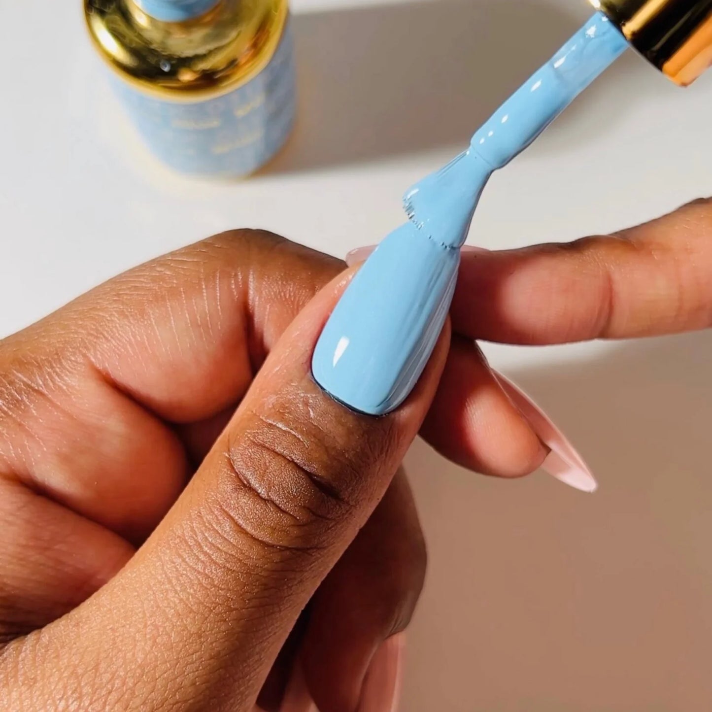 #031 - DND DC Gel UV/LED Soak Off - Milky Blue