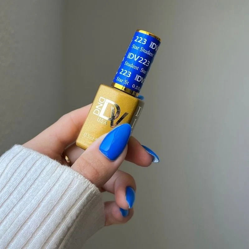 #223 - Esmalte en gel DND Diva UV/LED Soak Off - Estudiante estrella