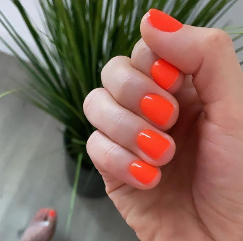 #272 - DND DC Gel UV/LED Soak Off- Hot Mess