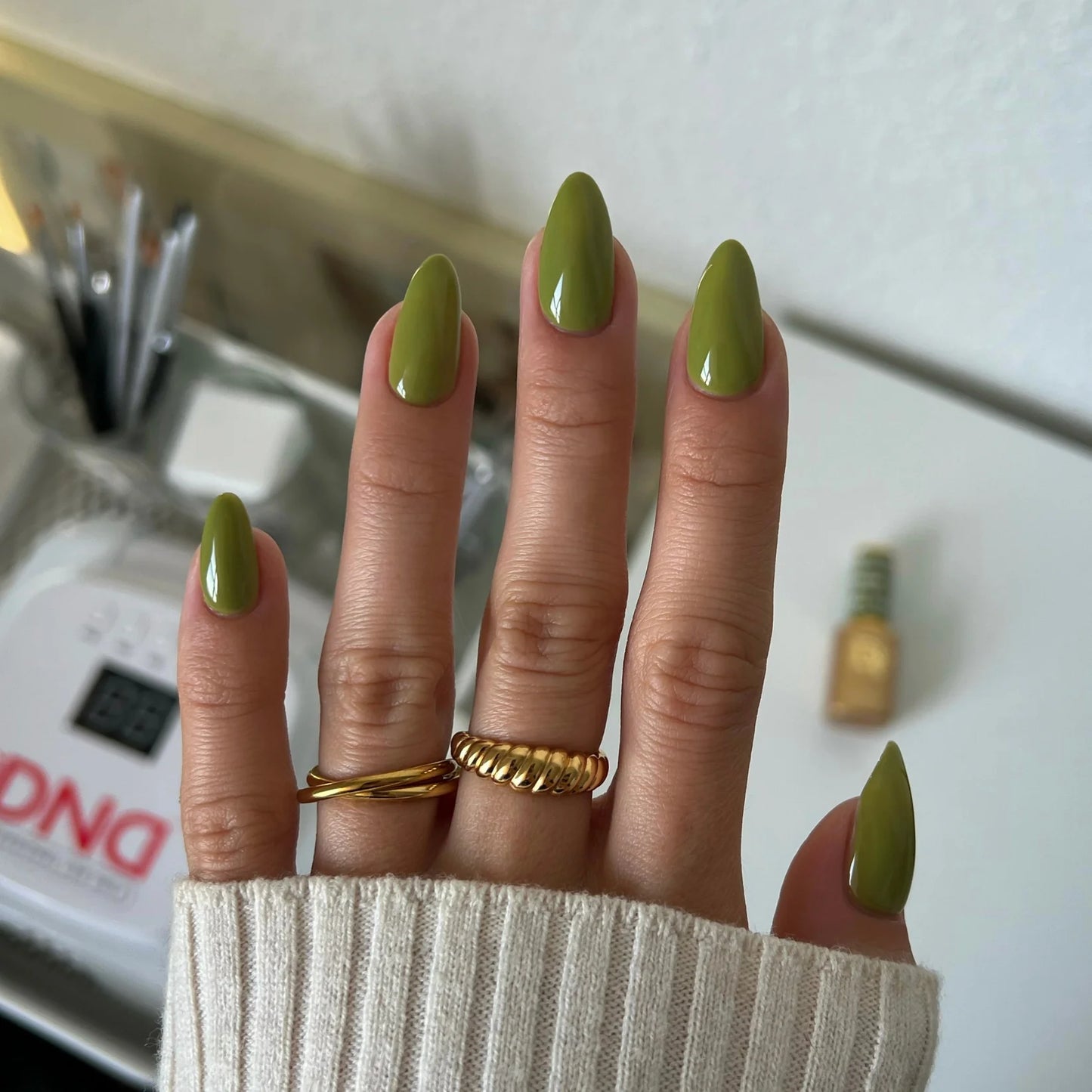 #281 - Esmalte en gel DND Diva UV/LED Soak Off - Berza