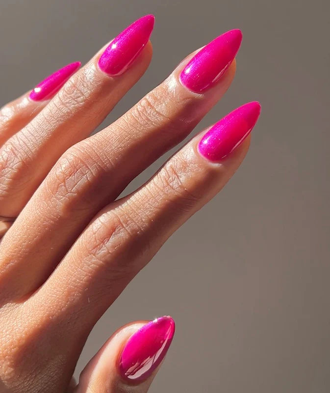 #704 - Esmalte en gel DND UV/LED Soak Off - Nova Magenta