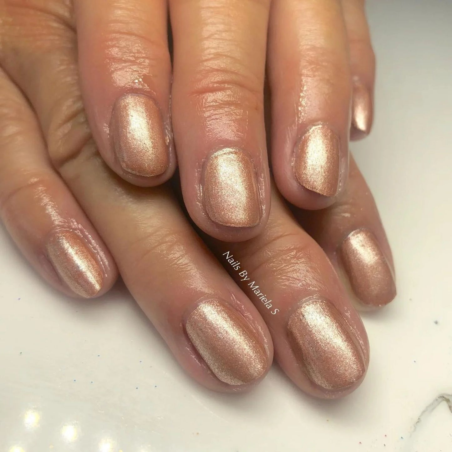 #710 - Esmalte en gel DND UV/LED Soak Off - Destellos champán