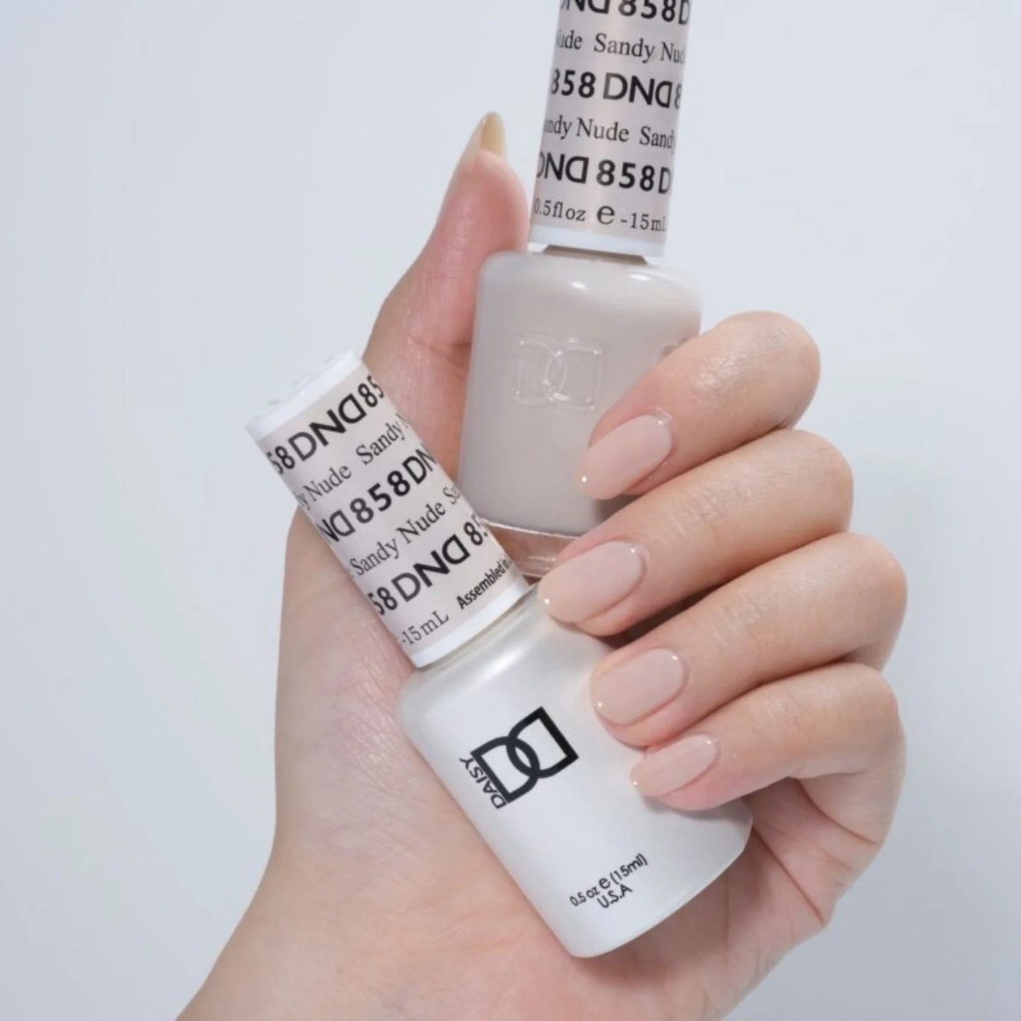 #858 - Esmalte en gel DND UV/LED Soak Off - Sandy Nude