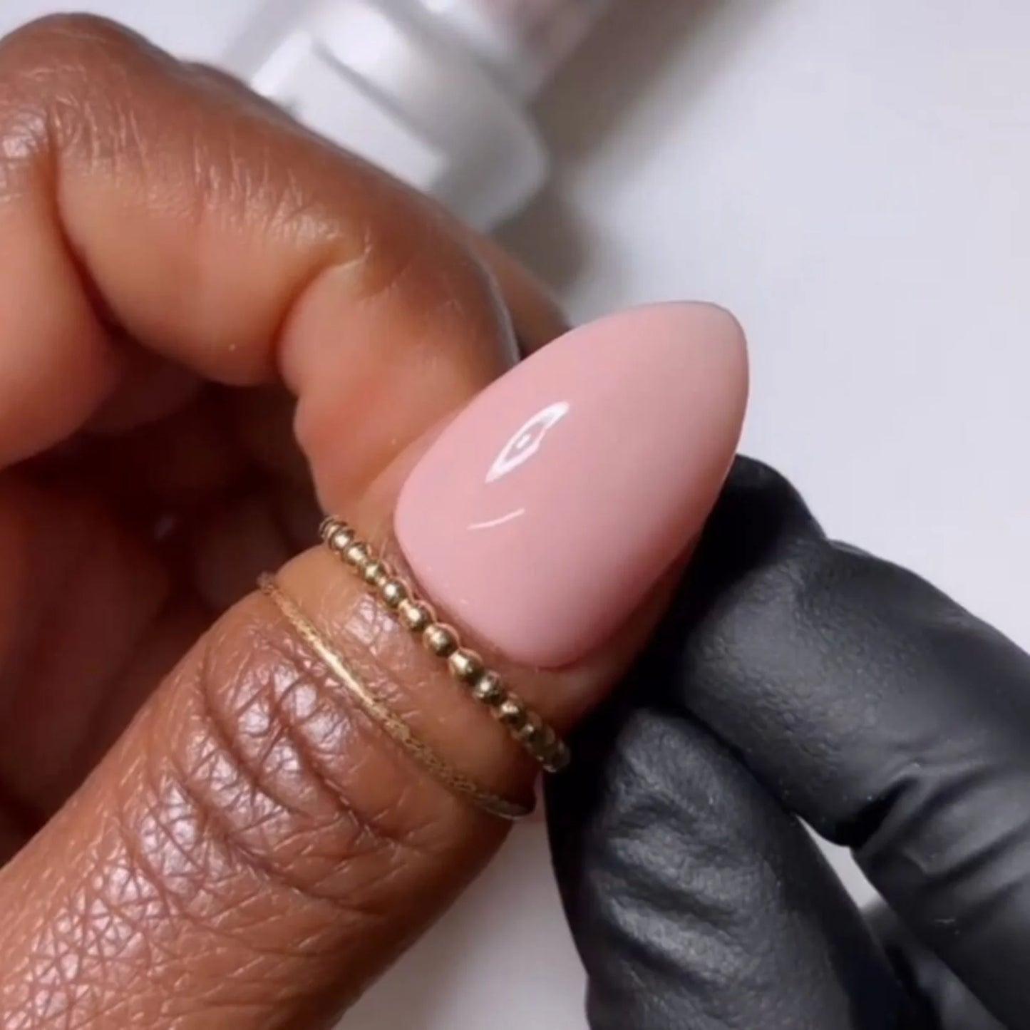 #871 - DND Daisy Gel UV/LED Soak Off - How Do U Neutral