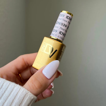 #039 - Esmalte en gel DND Diva UV/LED Soak Off - Petal Haze