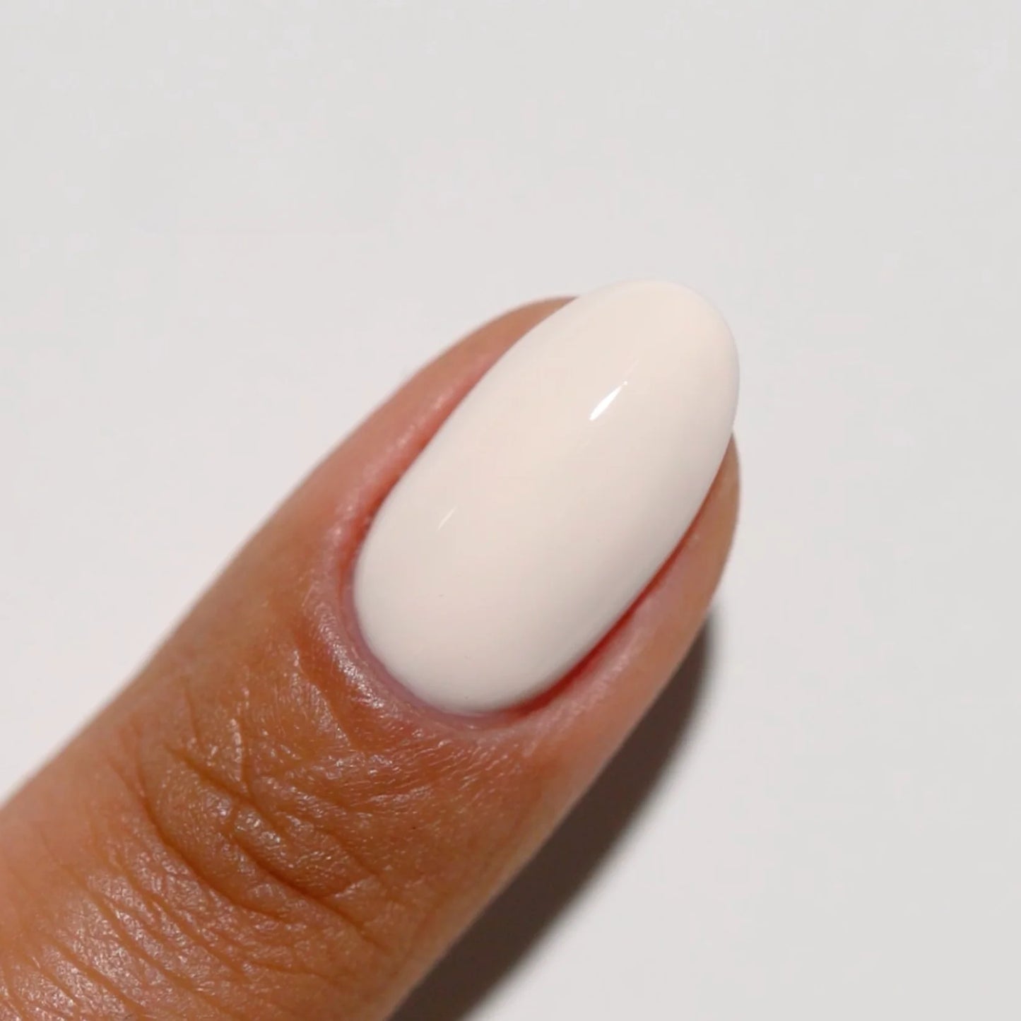 #040 - Esmalte en gel DND Diva UV/LED Soak Off - Milkshake