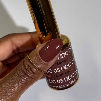 #051 - Esmalte de gel DND DC UV/LED Soak Off - Macore claro