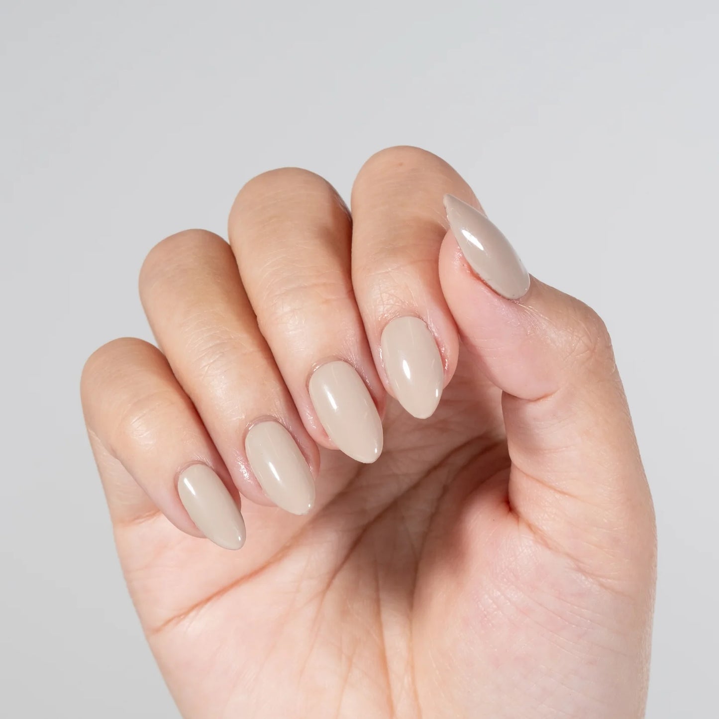 #054 - Esmalte en gel DND Diva UV/LED Soak Off - Gris jurásico