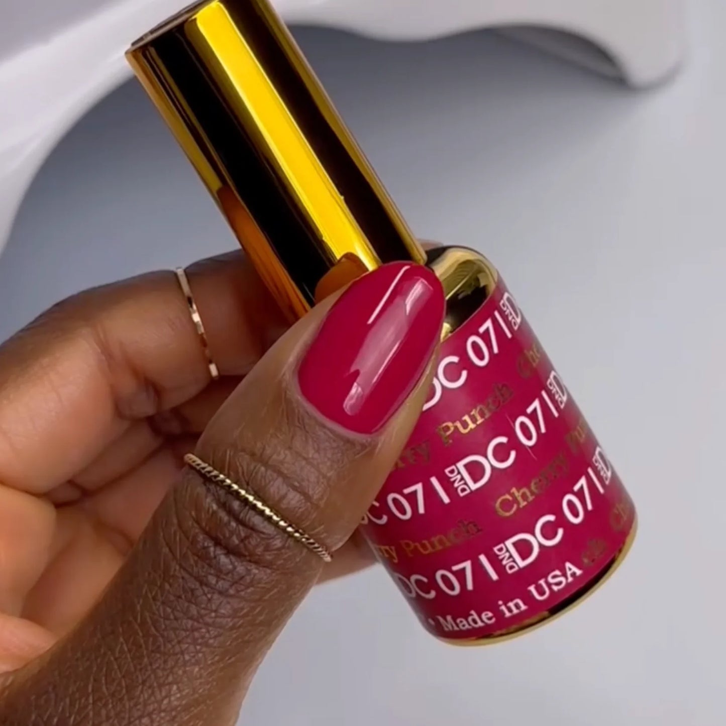 #071 - DND DC Gel UV/LED Soak Off- Cherry Punch