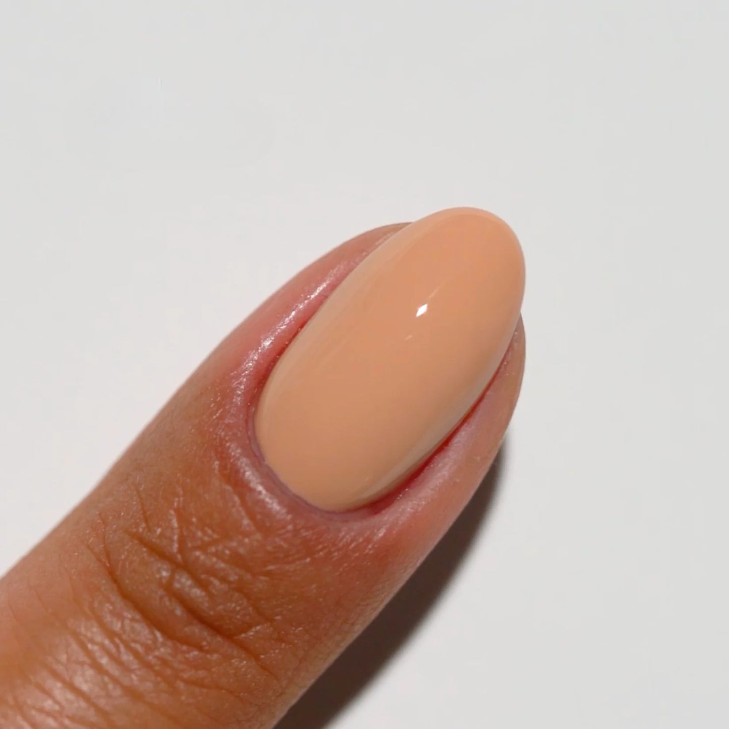 #072 - Esmalte en gel DND Diva UV/LED Soak Off - Chai Latte