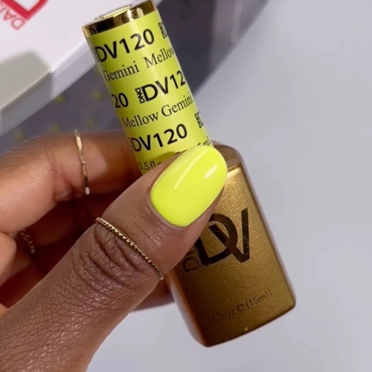 #120 - Esmalte en gel DND Diva UV/LED Soak Off - Mellow Gemini