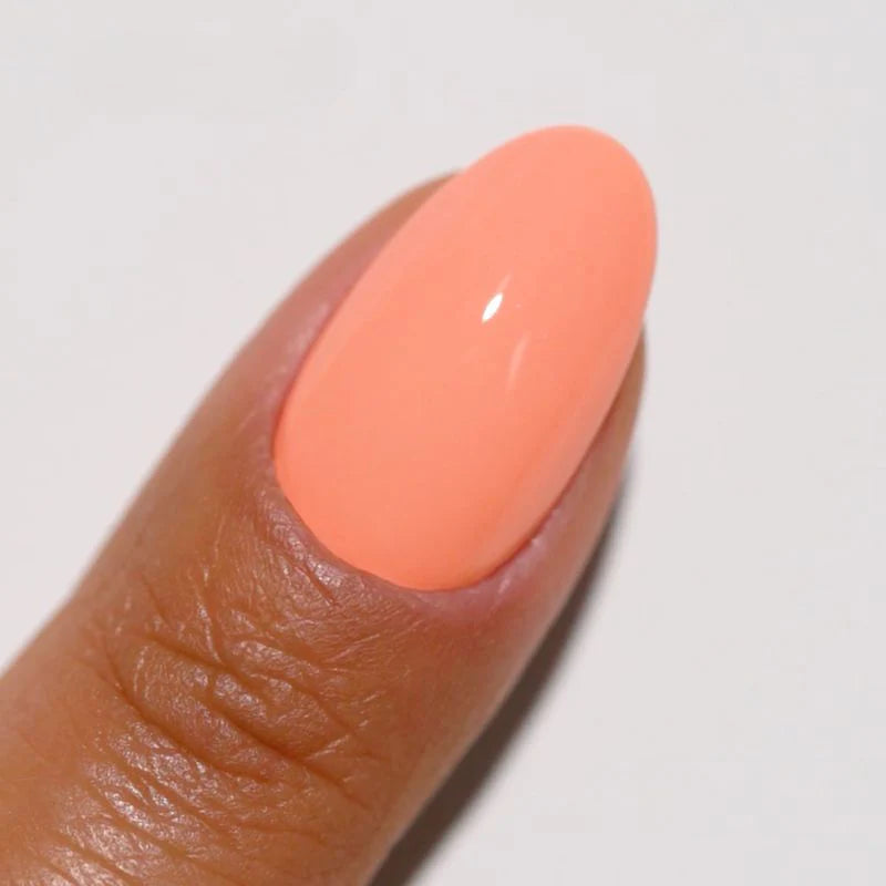 #145 - Esmalte en gel DND Diva UV/LED Soak Off - Melocotón cremoso