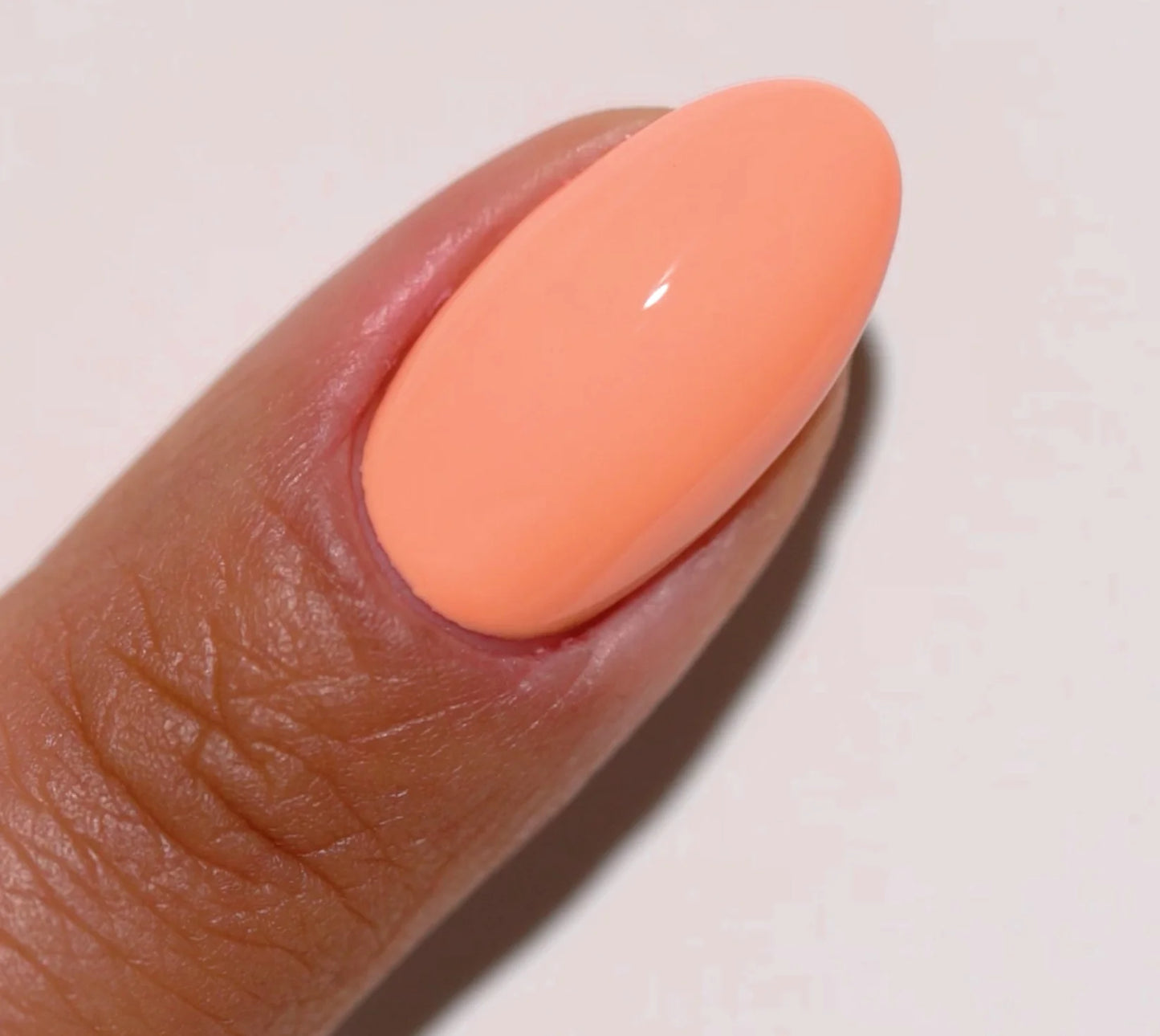 #186 - DND Diva Gel UV/LED Soak Off - Peach Mimosa
