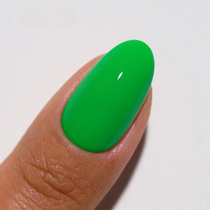 #192 - DND Diva Gel UV/LED Soak Off- Lawn Green