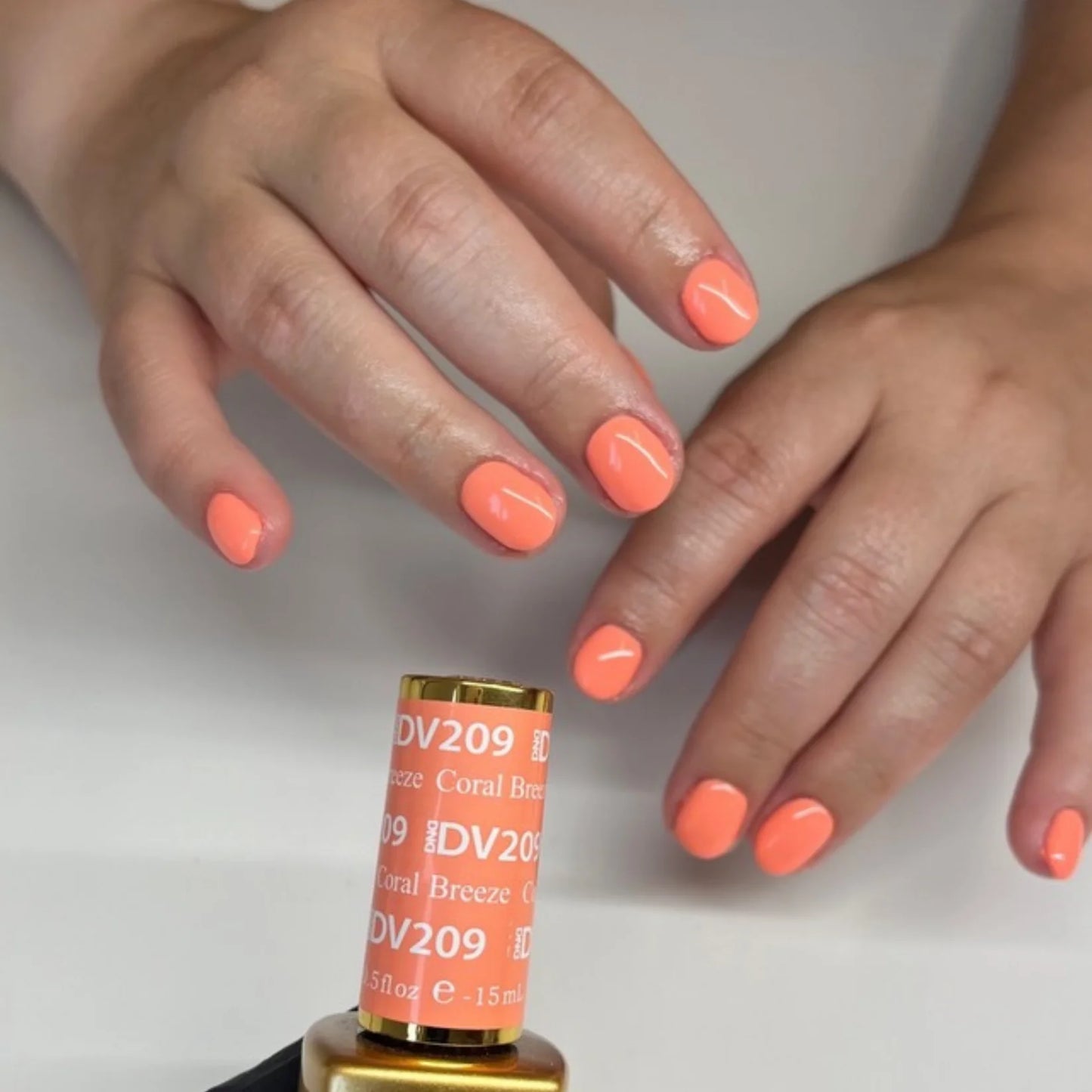 #209 - DND Diva Gel UV/LED Soak Off - Coral Breeze