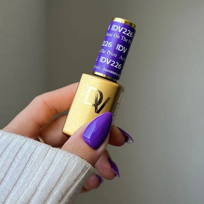 #226 - Esmalte en gel DND Diva UV/LED Soak Off - Acai on the Prize