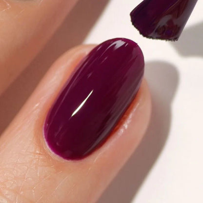 #252 - DND Diva Gel UV/LED Soak Off - Silky Beets
