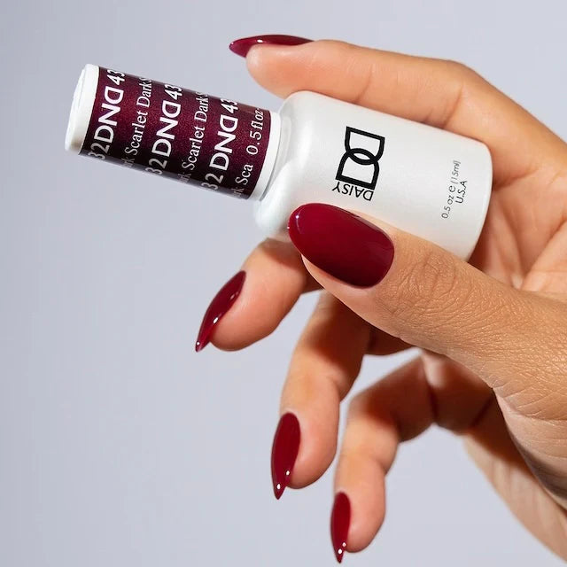 #432- Esmalte en gel DND UV/LED Soak Off - Escarlata oscuro