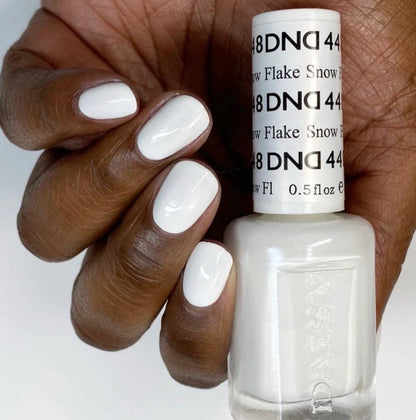 #448 - DND Daisy Gel UV/LED Soak Off - Snow Flake