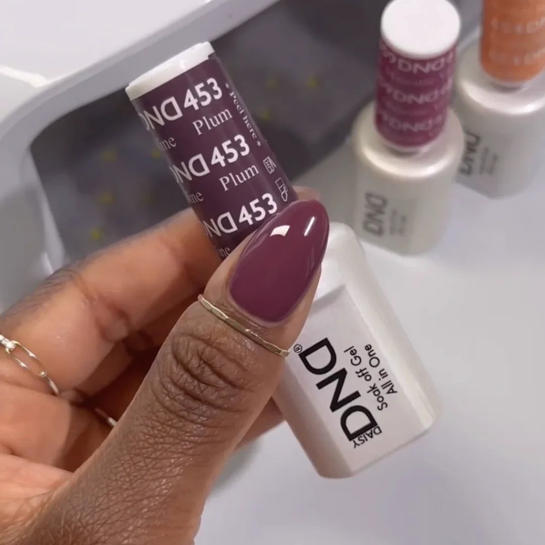 #453 - Esmalte en gel DND UV/LED Soak Off - Vino ciruela