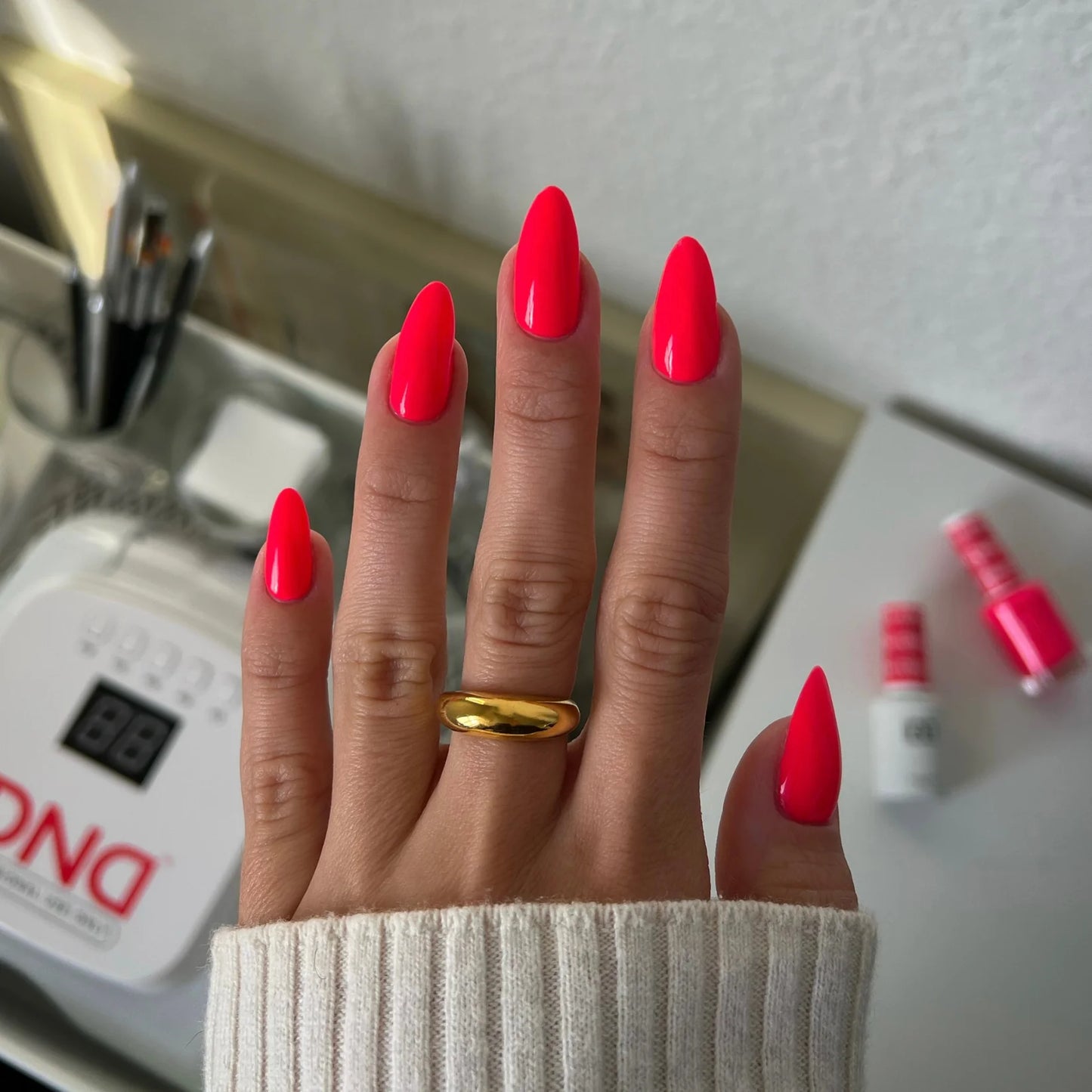 #561 - Esmalte en gel DND UV/LED Soak Off - Strawberry Kiss