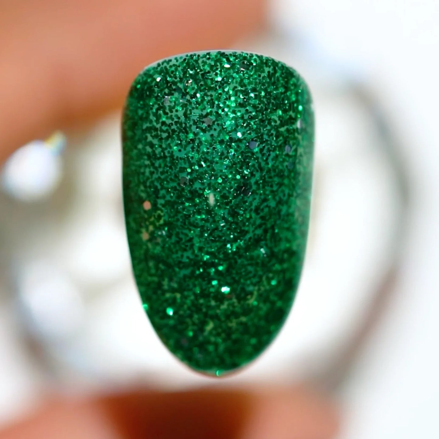 #582 - Esmalte en gel DND UV/LED Soak Off - Cuarzo esmeralda