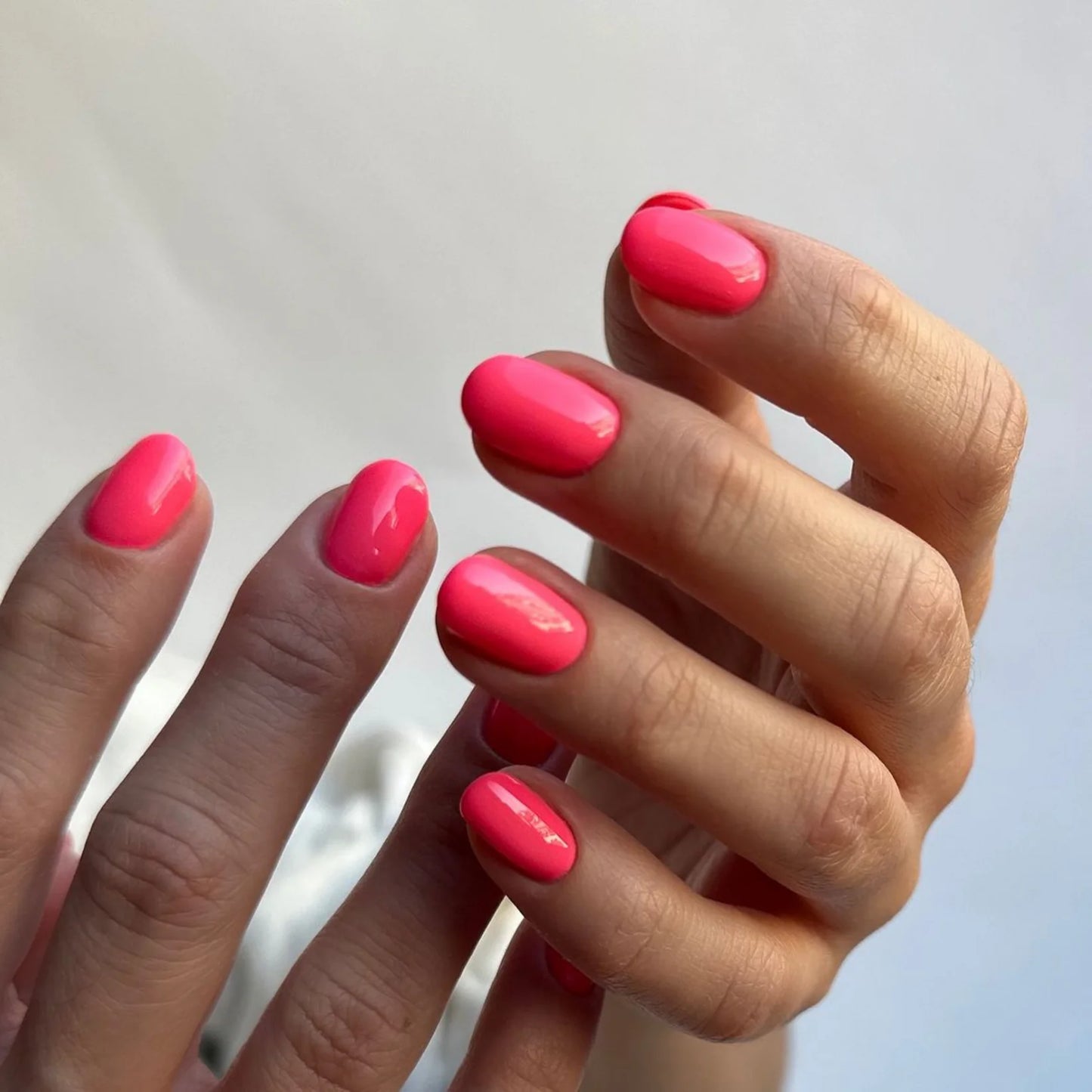 #648 - Esmalte en gel DND UV/LED Soak Off - Strawberry Bubble