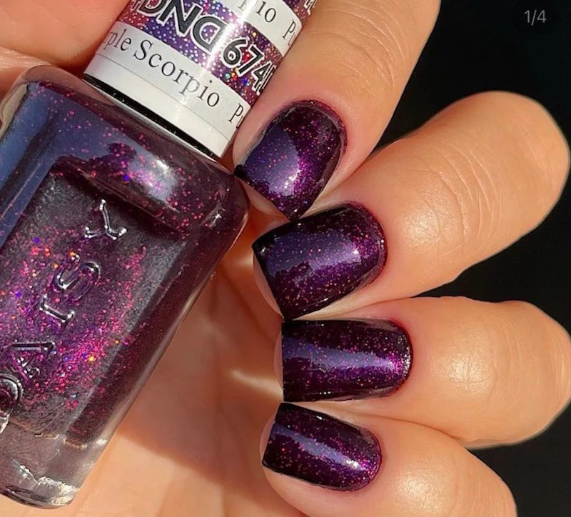 #674 - Esmalte en gel DND UV/LED Soak Off - Escorpio morado