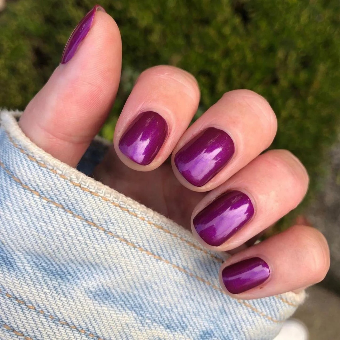 #703 - Esmalte en gel DND UV/LED Soak Off - Cristal morado