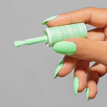 #785 - Esmalte en gel DND UV/LED Soak Off - Voodoo