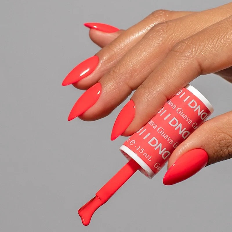 #811 - Esmalte en gel DND UV/LED Soak Off - Guayaba